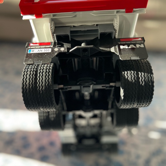 Official large Bruder side loading garbage truck -Excellent condition - Picture 7 of 11